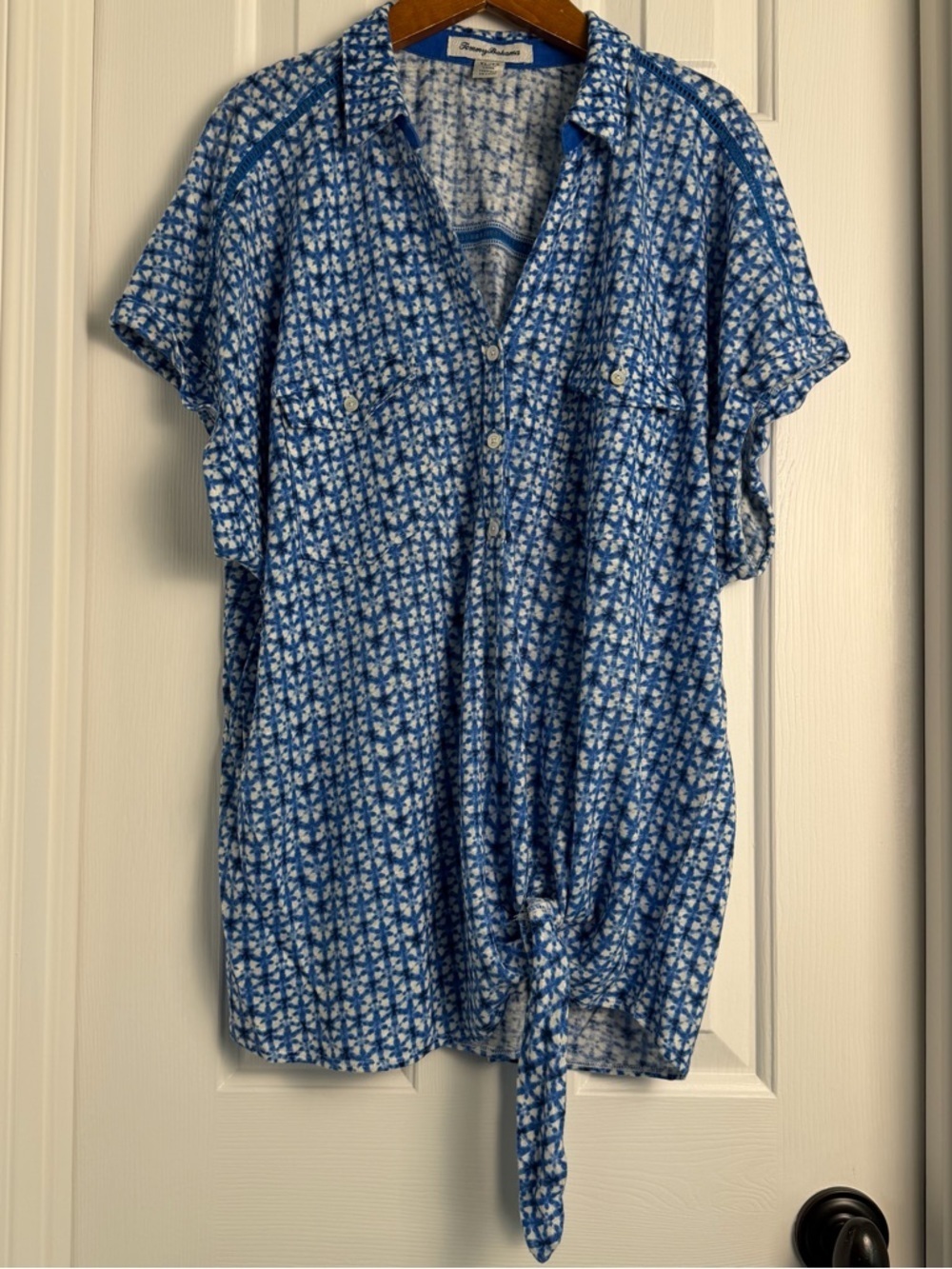 Womens Tommy Bahama Patterned Tie Front Shirt EUC